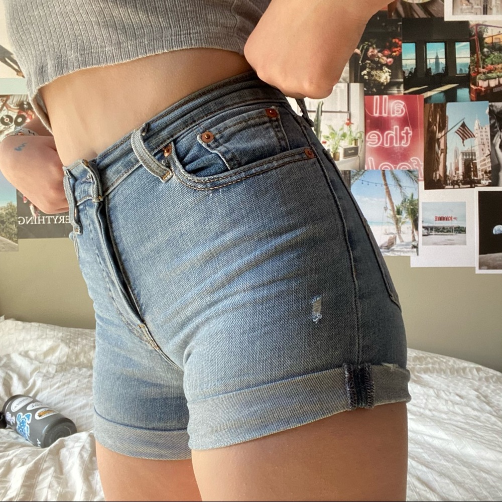 ☆☆ LEVI’S JEAN “WEDGIE SHORTS” ☆☆